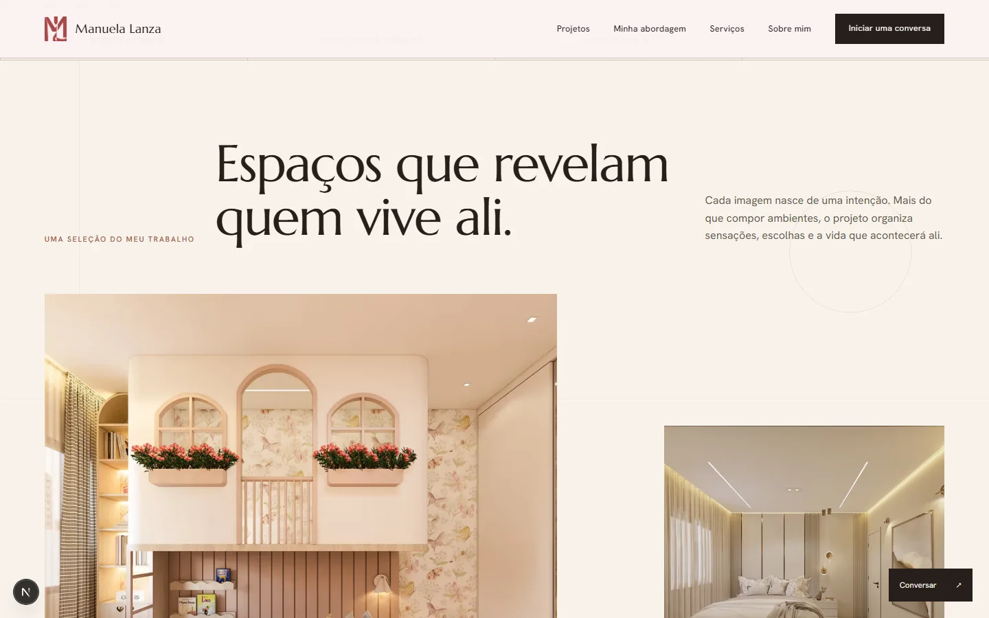 Portfólio de projetos de interiores de Manuela Lanza em computador